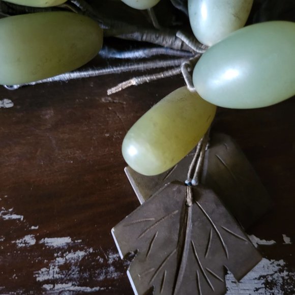 Vintage MCM Jade Grape Cluster Polished Stone Grapes, Stone Fruits - Picture 4 of 5